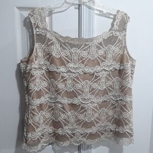 GWheels Lace Beige Top Fully Lined Square Neck Sleeveless Top Size Large